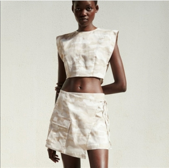ZARA Camo wrap mini skirt - Picture 3 of 9